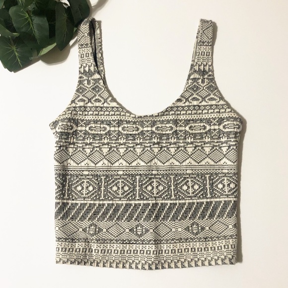 Hollister Tops - HP ✨ Knit Aztec Print Gray & White Crop Tank Top